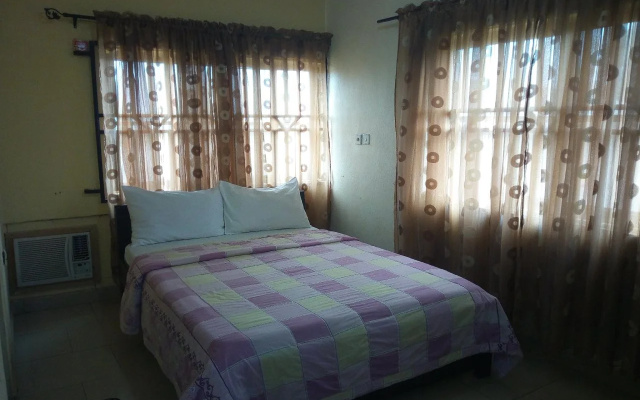 Peak Olam Suites