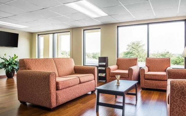 Super 8 Claremont East Hickory