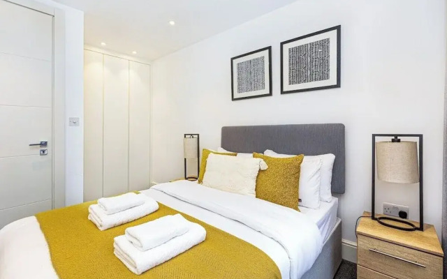 Modern Flat, Steps From Oxford Street!
