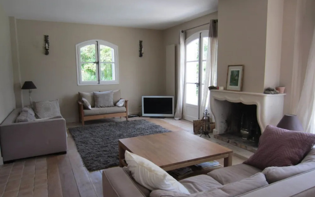 Atmospheric Villa in Pottery Town Salernes , Near Many Lovely Villages