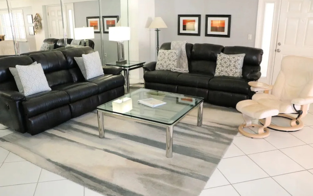 Jamaica Royale 406 - 2 Br Condo