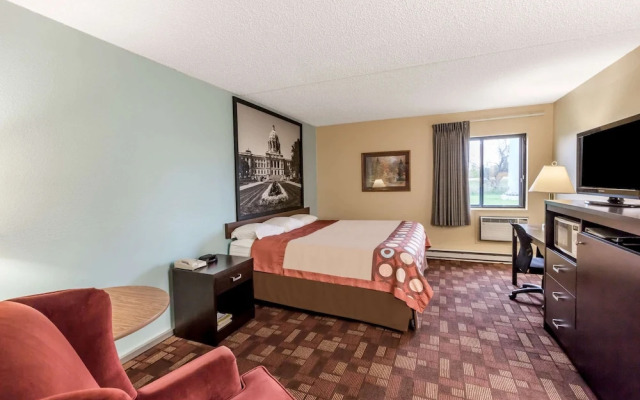 Super 8 Luverne