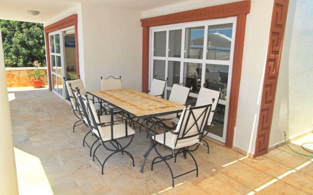 Villa Sea View by Villa Buketi