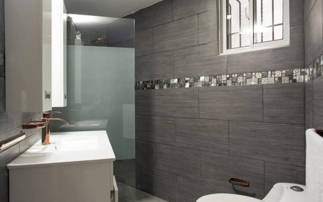 8BR Penthouse Jacuzzi, Pool Table & Terrace