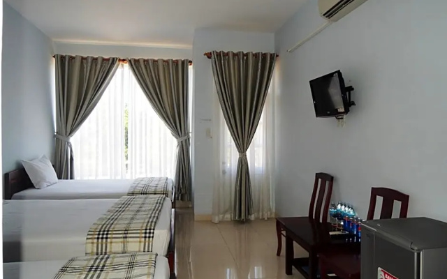 Quang Nhat Hotel