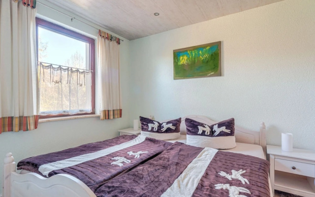 Spacious Apartment near Lake in Guntersberge