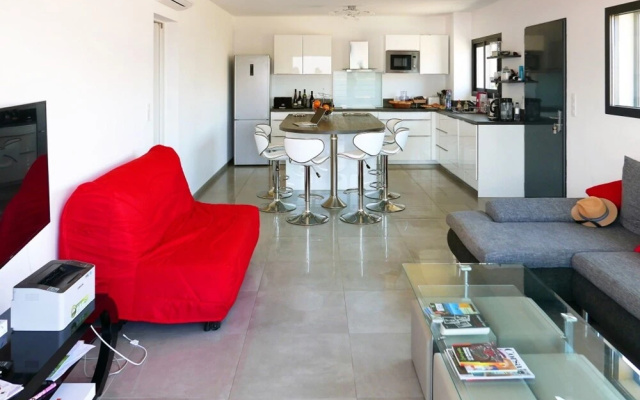 Villa-appartement Propriano - Sunny, 3-bedroom Apartment With Furnishe