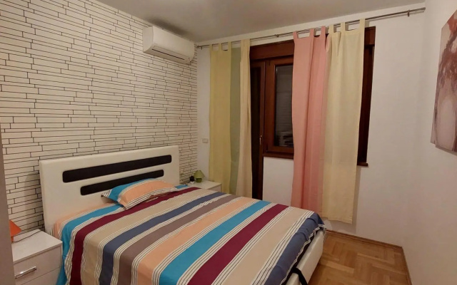 Lovely Flat with Balcony and Sea View in Becici