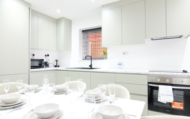 The Wembley Chic Retreat 3 Bed Flat