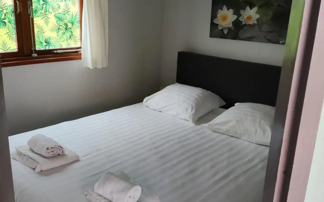 Knusse Veluwse Chalet in Putten alleen voor recreatie