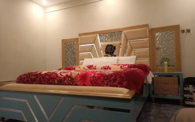 White House Hotel & Resorts