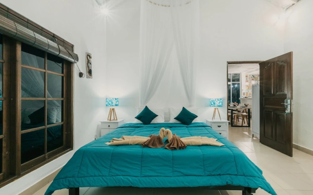 Villa Palm Tree