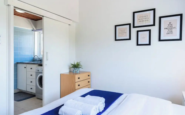 Lazuli 1-BR W Pool & Balcony in Larnaca