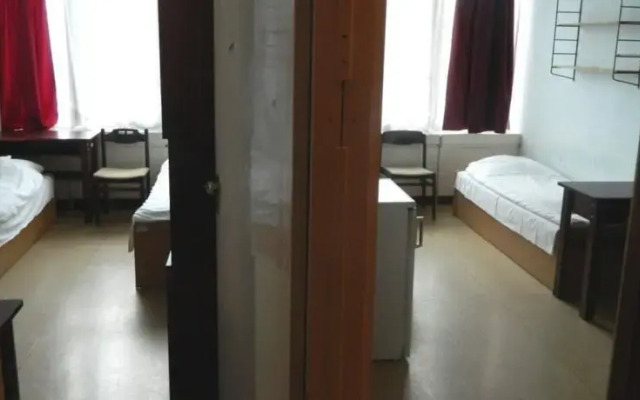 Summer Hotel Hill