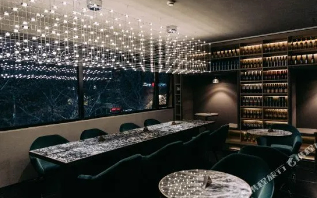 Honeycomb 2.0 Hotel (West Lake Longxiang Bridge)