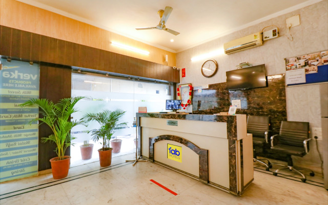 FabHotel Golden Sunrise Inn
