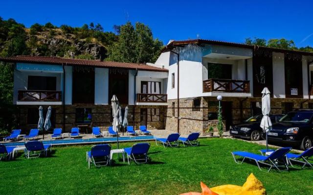 Relax Houses