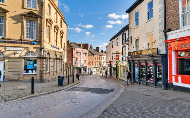 Apartment in Ripon Market Place Charm