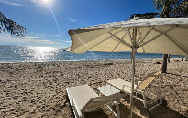 Maritima playa by Peninsula