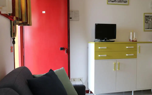 Colorful Studio by the Beach-beahost