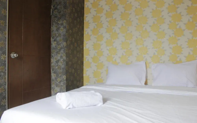 Minimalist 2BR Apartment at Gateway Ahmad Yani Cicadas