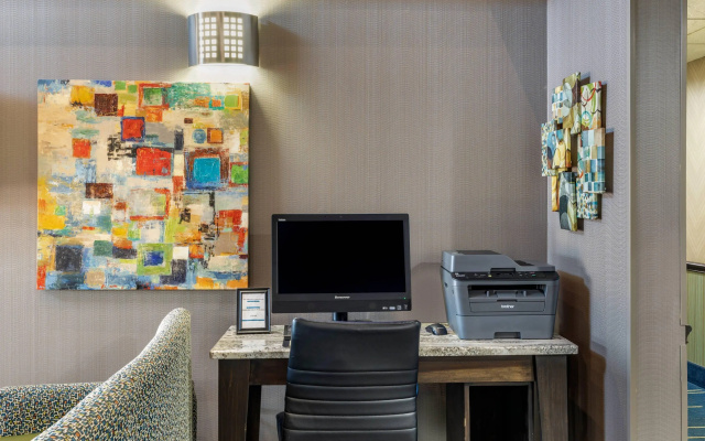 Comfort Inn & Suites Pauls Valley - City Lake