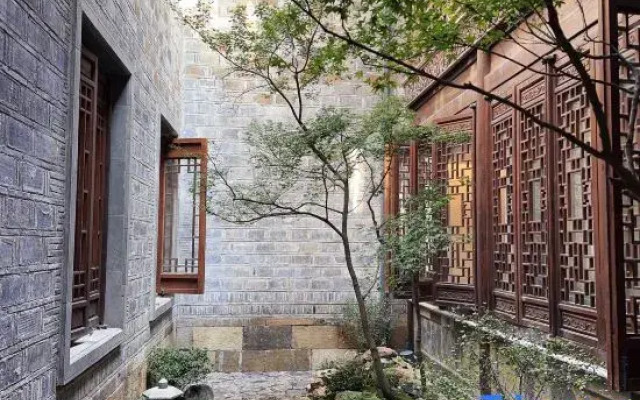 Nine Rooms Garden Hotel (Qixia Zen Temple Branch)