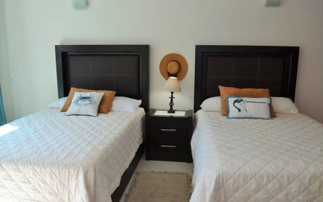 Condo Torre Diamante 305 by MDR