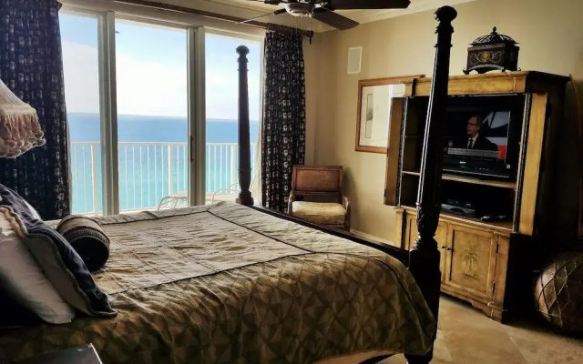 Majestic Sun Condos by Crystal Waters