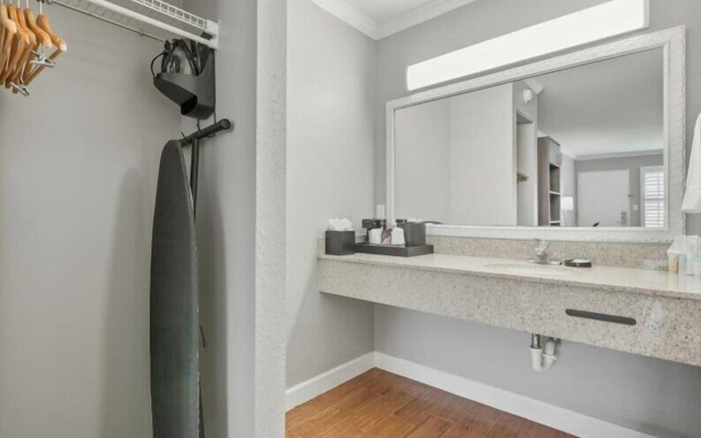 Vero Beach Inn & Suites