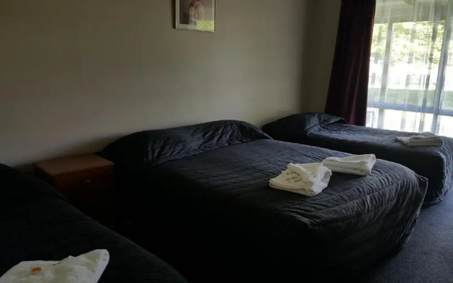 High Country Motel and Backpackers