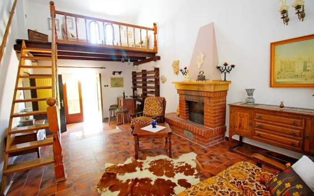 House Uzejra
