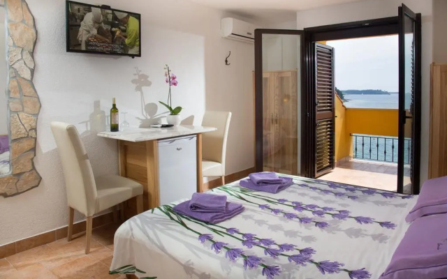 Rooms Figarola
