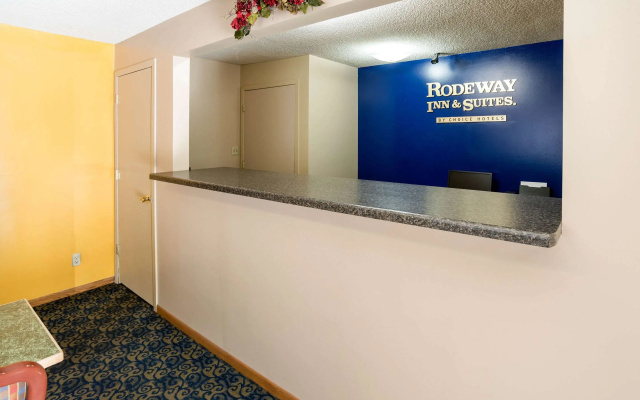 Rodeway Inn & Suites Austin I-90
