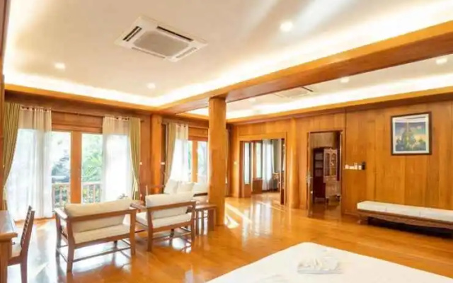 Vanasin Residence
