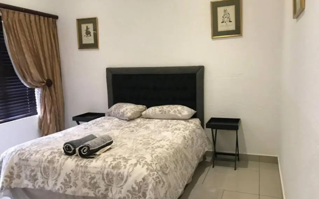 Luxury3 bedroom 6 sleeper penthouse apartment in Shellybeach