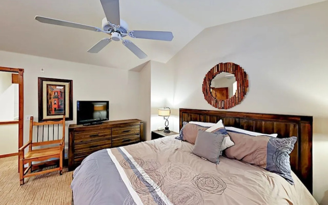 Ski-in/Walk-out Breckenridge Condo by RedAwning