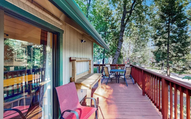 Walk to Golf & Restaurants: Serene Twain Harte Gem