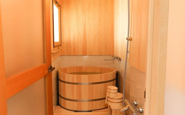 Traditional Guesthouse TONARI