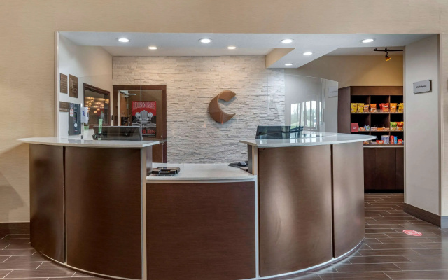 Comfort Suites Auburn near I-69