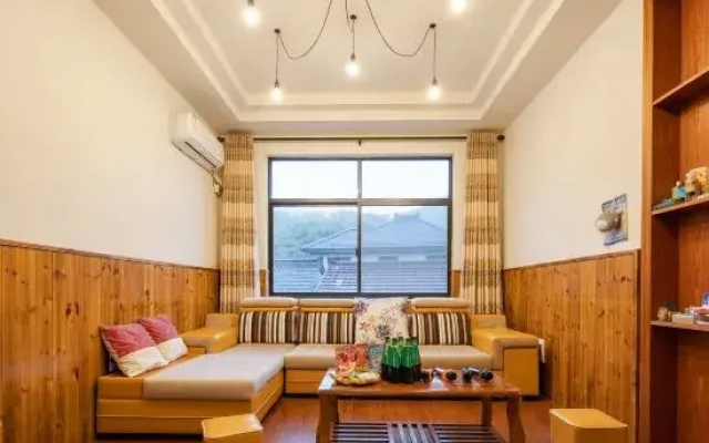 Qunshan Shanju Hotel