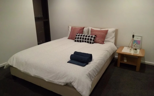 Bright and Cosy Apartment with Terrific View, Cbd