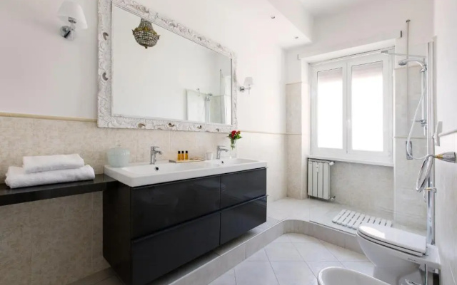 3-Bedroom Gianicolo Holiday Apartment