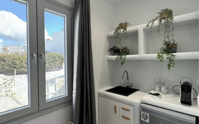 Sunshine Bay Suites