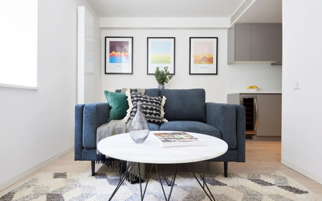 Sleek Oxford Circus Suites by Sonder
