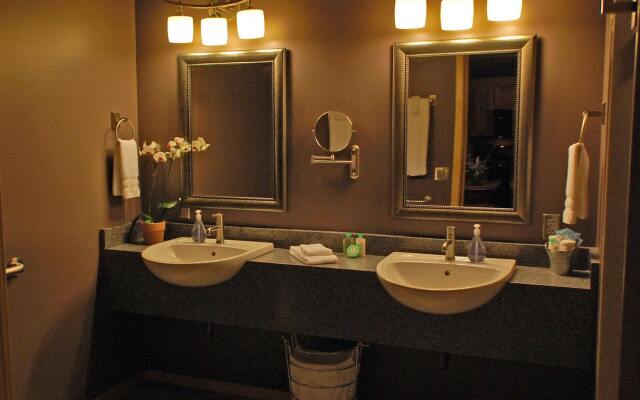 Beaver Lakefront Cabins Couples Only Getaways In Garfield