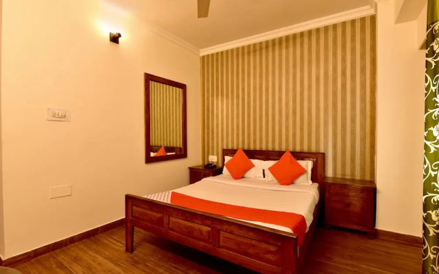 OYO 22915 C M Regency