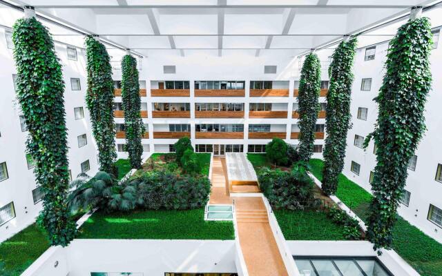Отель Courtyard by Marriott Prague Airport вид на фасад