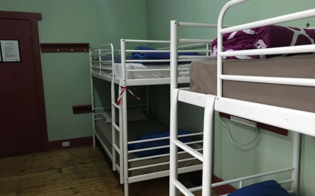 Market Tavern - Hostel and Bar