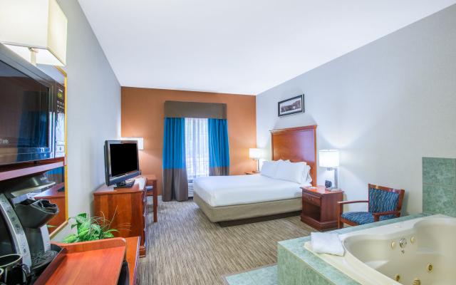 Holiday Inn Express Hotel & Suites Brattleboro by IHG